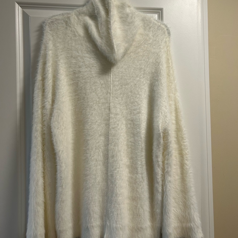 INC International Concepts Cozy White Turtleneck Sweater. Never worn.